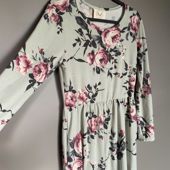 Floral, mint coloured long sleeve dress - Picture 3 of 5